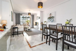 LCR4- Large 3 bed apt close to beaches